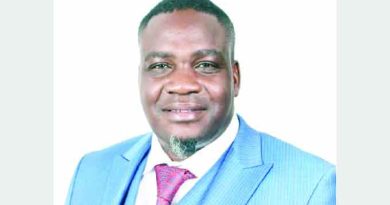 Pursue a proper career! – Opposition MP Hwende slammed as he demands US$150,000 MPs loans