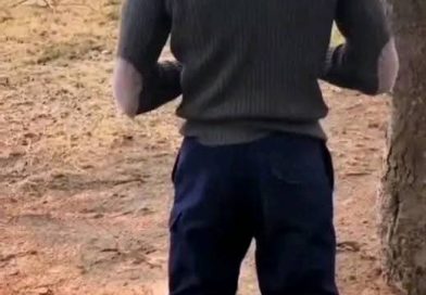 Sir Wicknell Chivayo Gifts Toyota Aqua And US$2000 Pocket Money to Police Officer In A Viral Praying Video, Camera man also given $1000 Sir Wicknell Chivayo Gifts Toyota Aqua And US$2000 Pocket Money to Police Officer In A Viral Praying Video, Camera man also given $1000