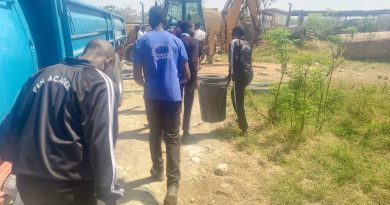 Learners in clean up campaign in Kadoma