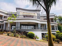 For China’s Rich, the New Must-Have Is a Luxury Home in Zimbabwe