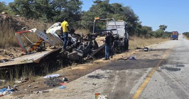 5 people feared dead: Chaotic scene as bus and haulage truck crash head-on along Harare-Masvingo highway