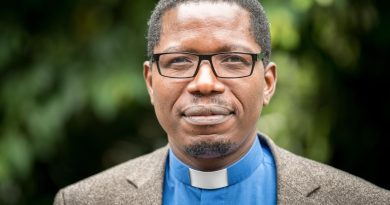 Rev. Mtata Warns Of “Politics Of Patronage” As Zimbabwe Shifts From Sticks To  Carrots