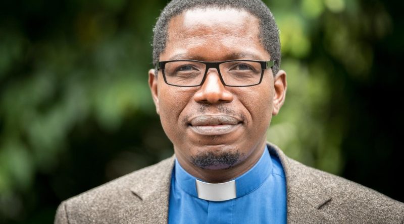Rev. Mtata Warns Of “Politics Of Patronage” As Zimbabwe Shifts From Sticks To  Carrots