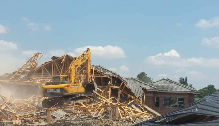 Bulldozers roll into St Martins as City of Harare demolishes illegal structures Bulldozers roll into St Martins as City of Harare demolishes illegal structures
